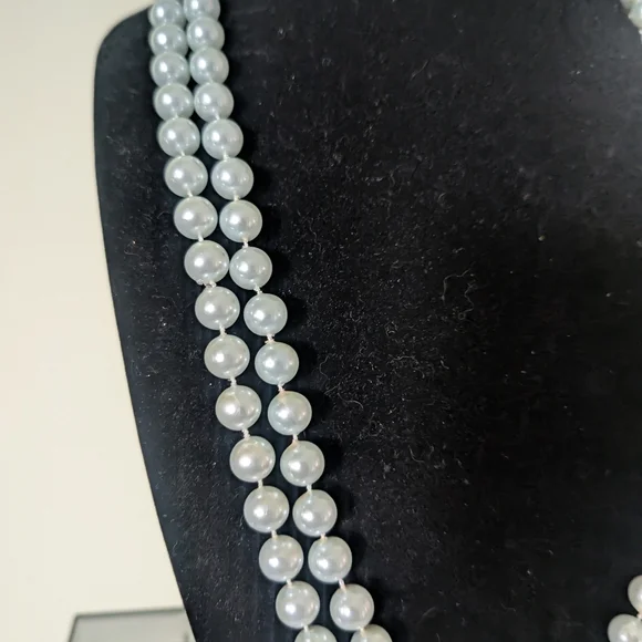 Vintage Blue Pearl Necklace - Picture 4 of 10